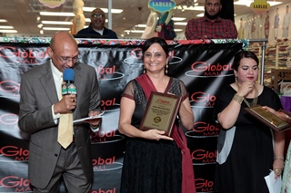 GlobalMela_NNKB Plaque Award_320.jpg